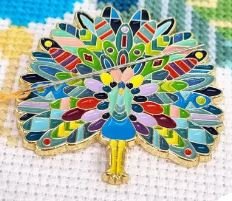 Peacock Needle Minder