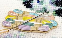 Needle and Thread Needle Minder  