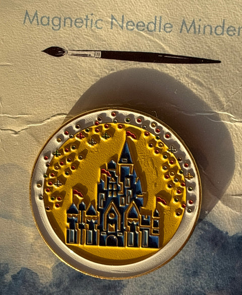 Castle w/Stars Gold Needle Minder